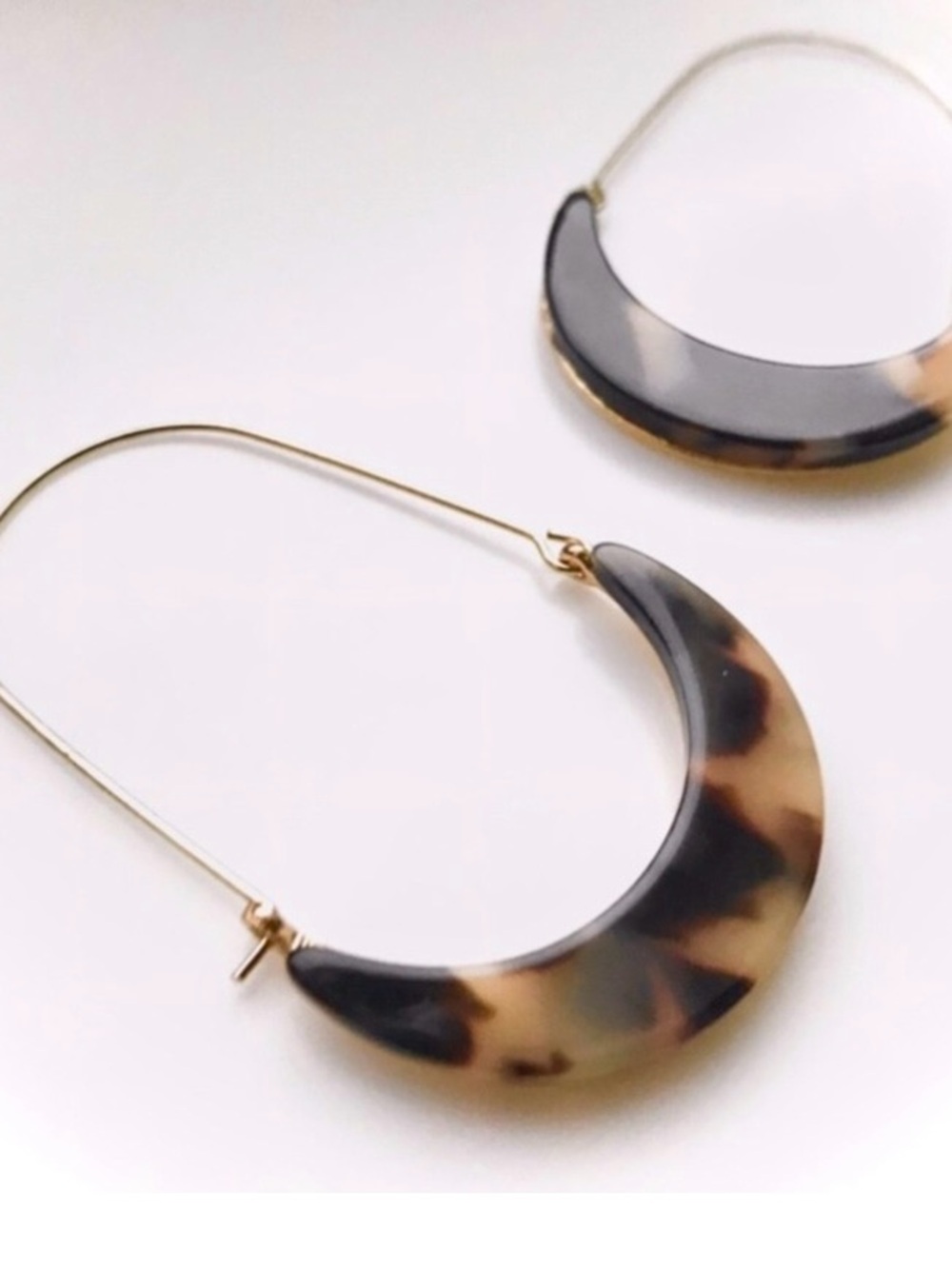 Kendra Scott Tortoiseshell Crescent Hoop Earrings - Women Jewelry